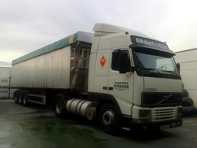 Camión de transporte de residuos de GRPS Miranda